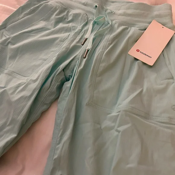 Lululemon pants - Picture 6 of 6